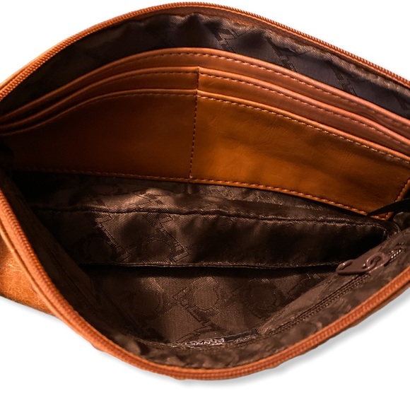 Kenneth Cole Reaction Wristlet - Picture 6 of 11